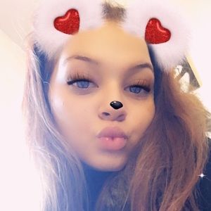 Meet your Posher, Tia